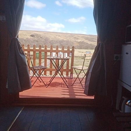 Wee Hoose Glamping 3 Hotel Kinbrace Exterior photo