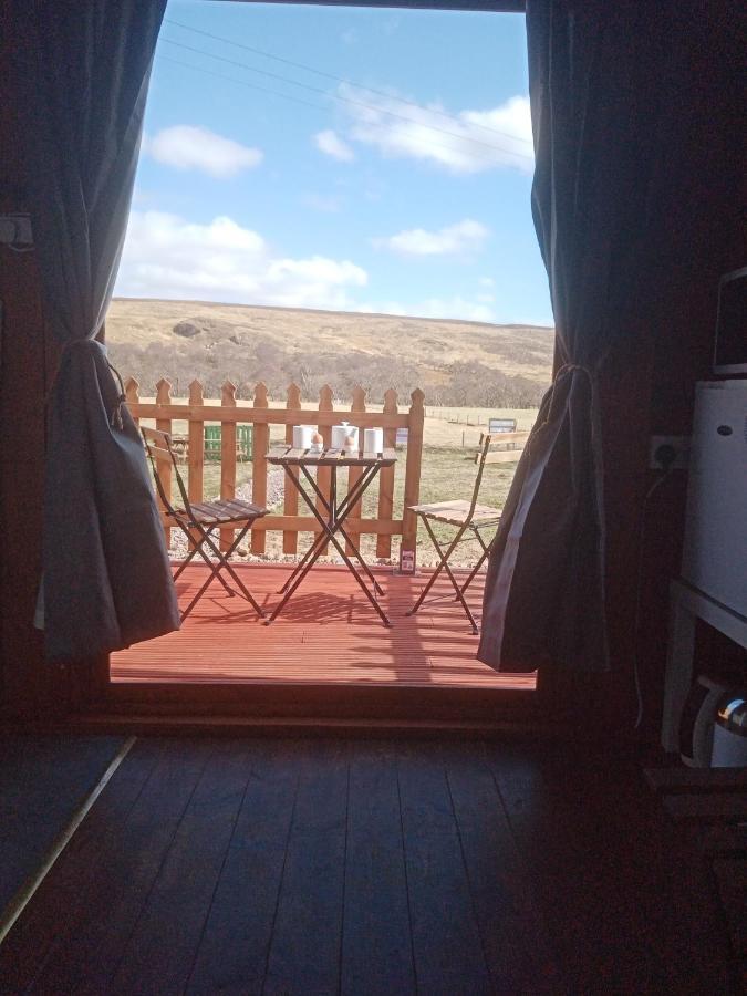 Wee Hoose Glamping 3 Hotel Kinbrace Exterior photo