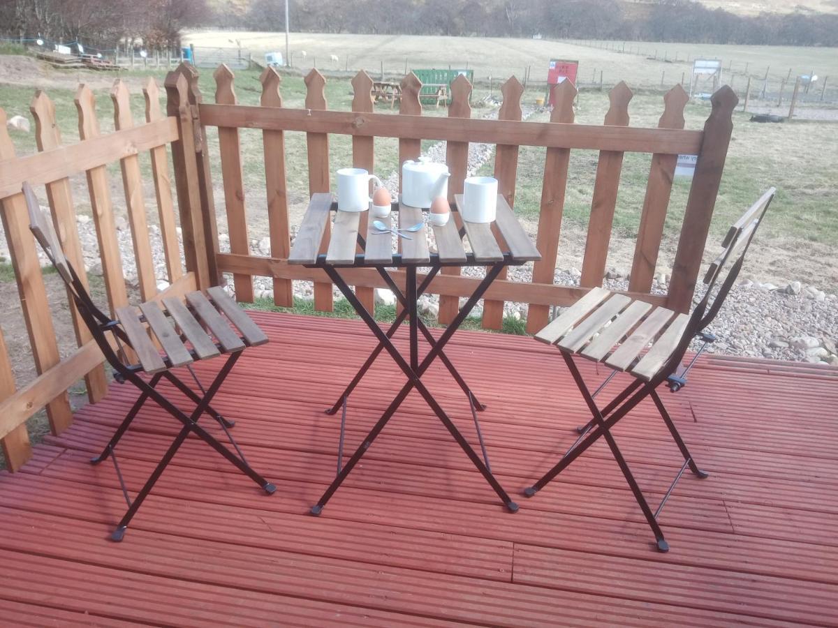 Wee Hoose Glamping 3 Hotel Kinbrace Exterior photo